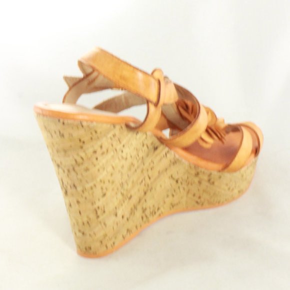 BRUNO MENEGATTI Platform Strappy Wedges Like New - Picture 4 of 8